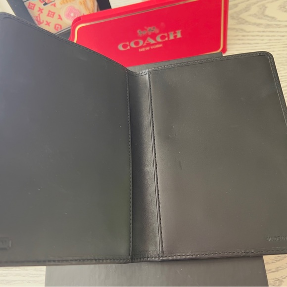 Coach Signature Black and Gray Passport Cover RARE vintage - Picture 3 of 4